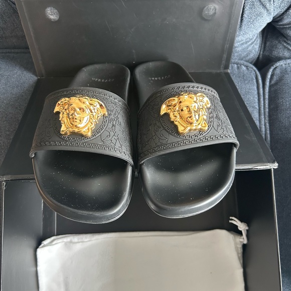 Versace slides - Picture 3 of 3